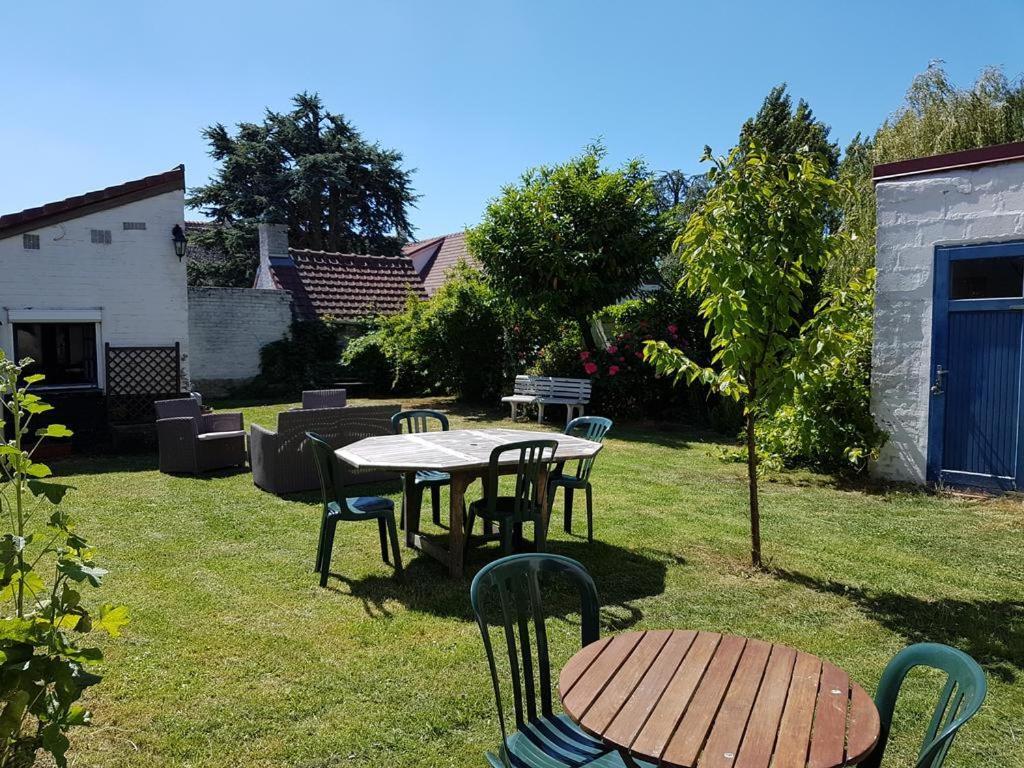 Au Gallodrome Et Table D'hotes En Estaminet Prive Bed & Breakfast