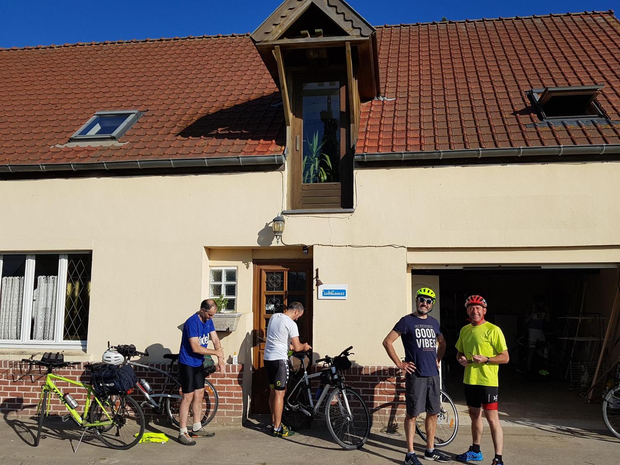 Au Gallodrome Et Table D'hotes En Estaminet Prive Bed & Breakfast *